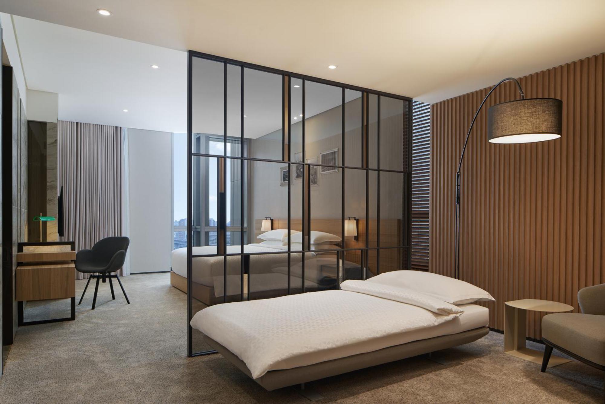 Four Points By Sheraton Линкоу Екстериор снимка
