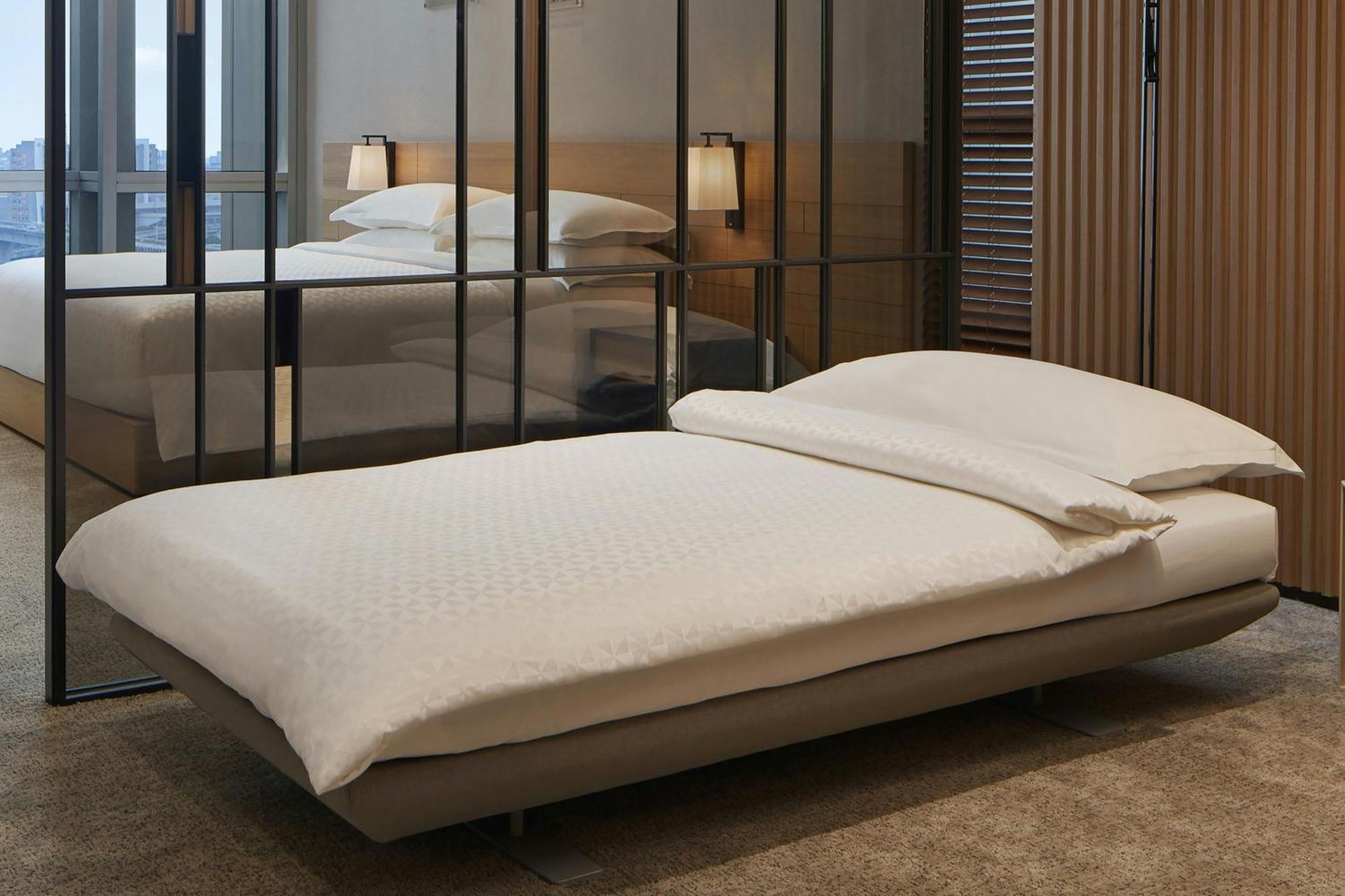 Four Points By Sheraton Линкоу Екстериор снимка