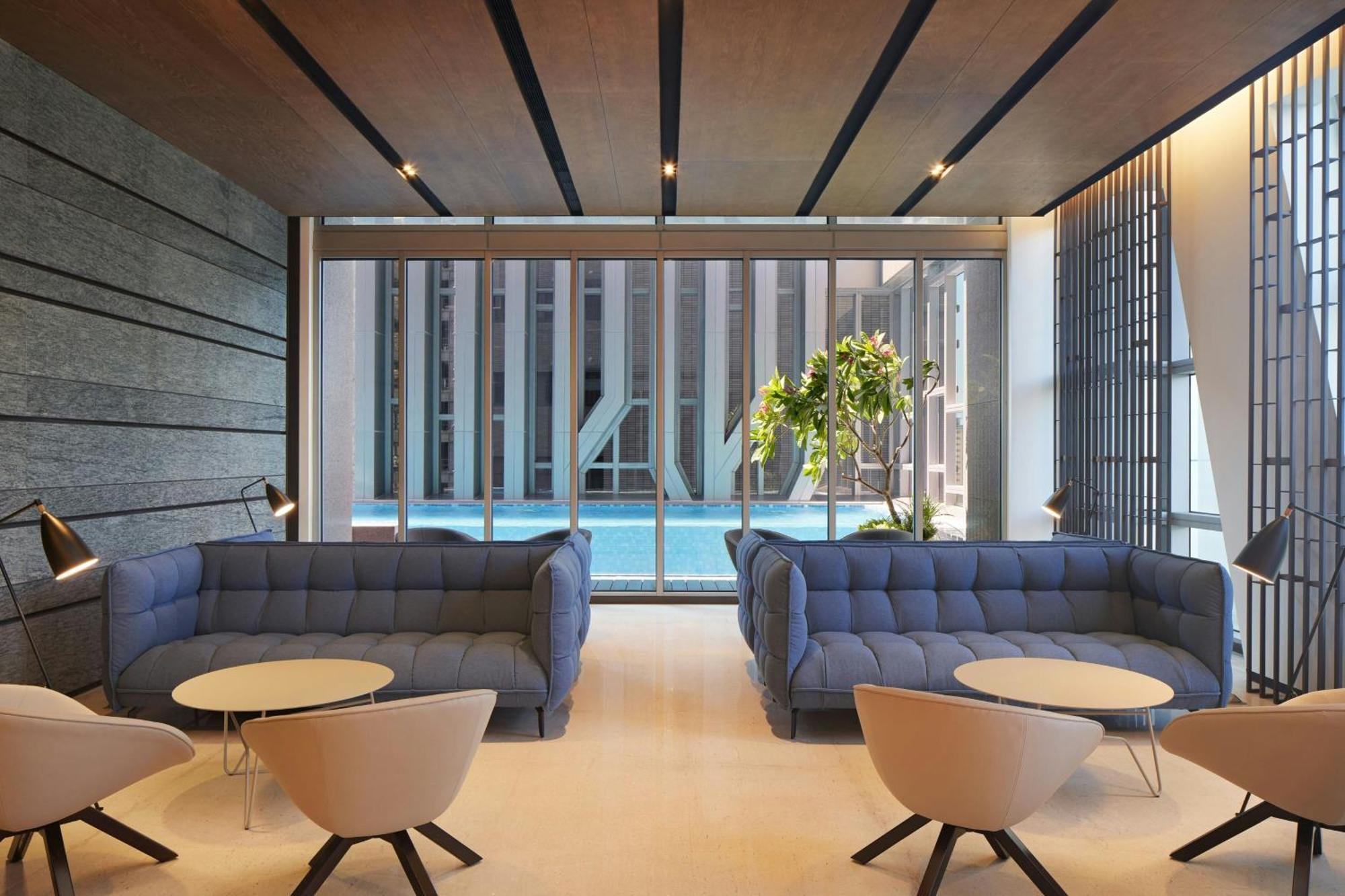 Four Points By Sheraton Линкоу Екстериор снимка