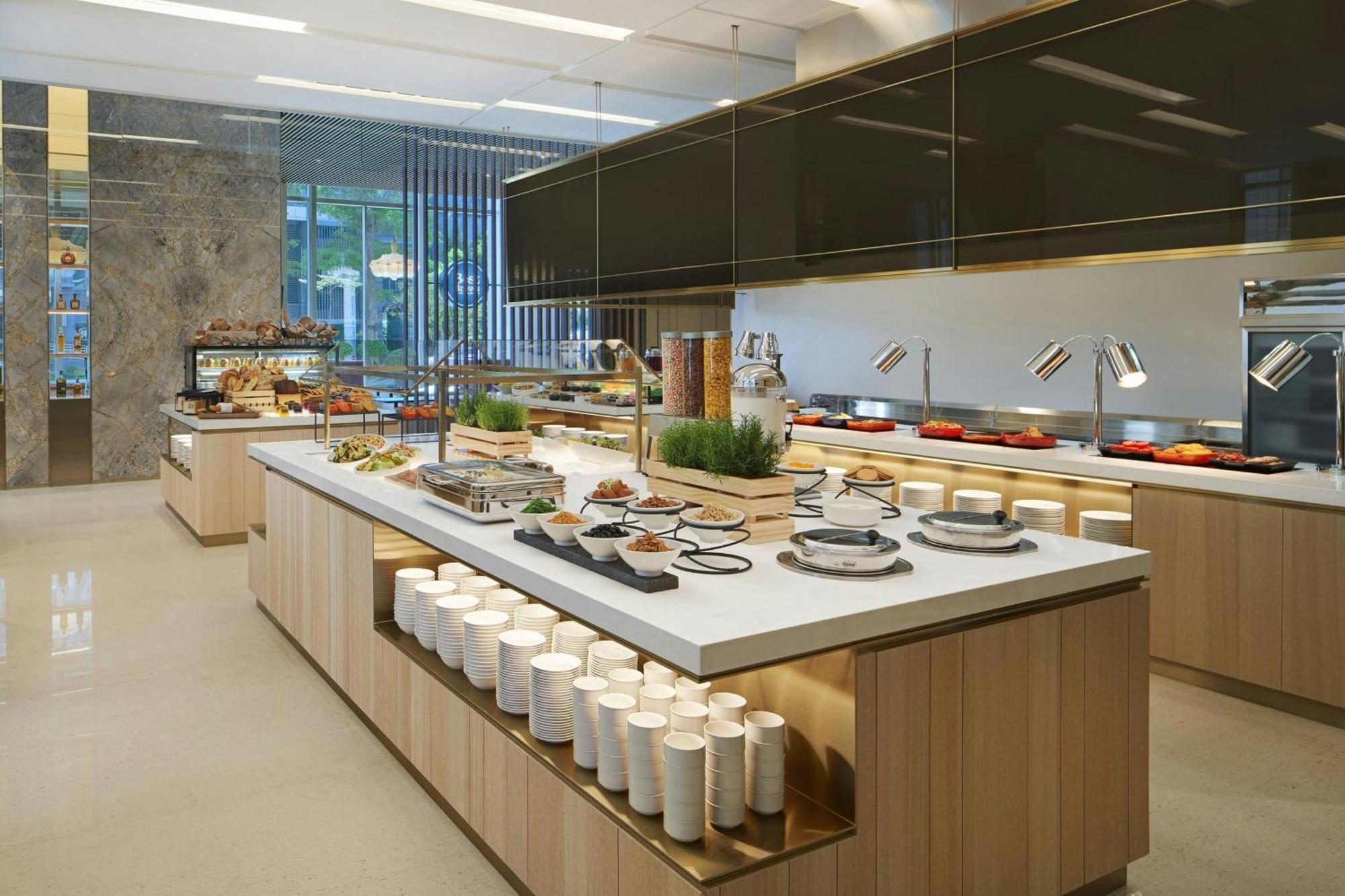 Four Points By Sheraton Линкоу Екстериор снимка